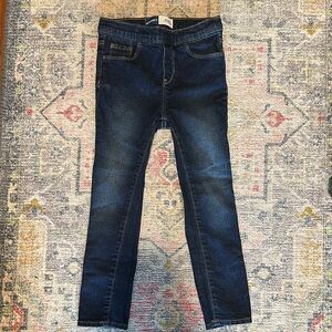 Girls Old Navy Blue Skinny Jeans (NEVER WORN) 5T